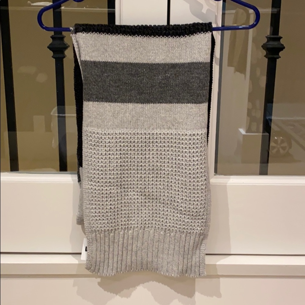 Multi-grey shaded Gap scarf